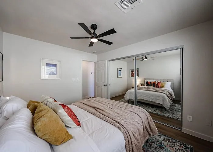 Apartment #3 Blue Skies Midtown Retreat Comfy Affordable *