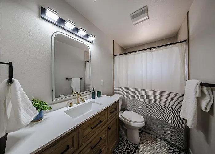 #3 Blue Skies Midtown Retreat Comfy Affordable Apartment Phoenix