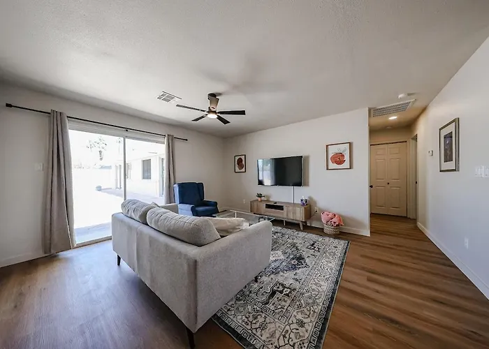 #3 Blue Skies Midtown Retreat Comfy Affordable Apartment *