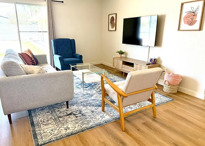 Apartment #3 Blue Skies Midtown Retreat Comfy Affordable