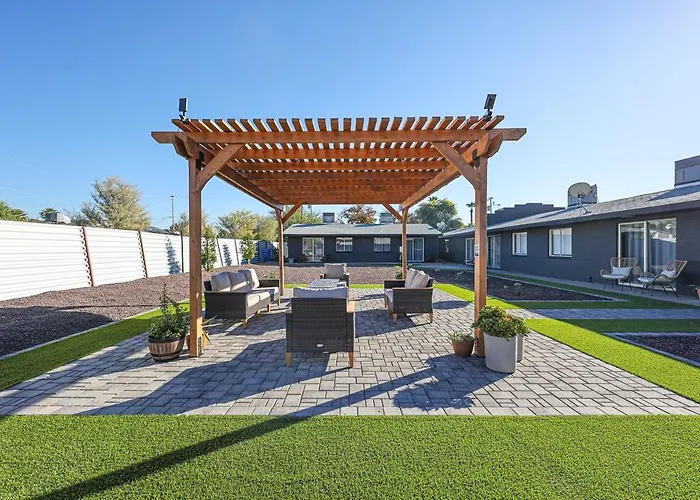 #3 Blue Skies Midtown Retreat Comfy Affordable Phoenix